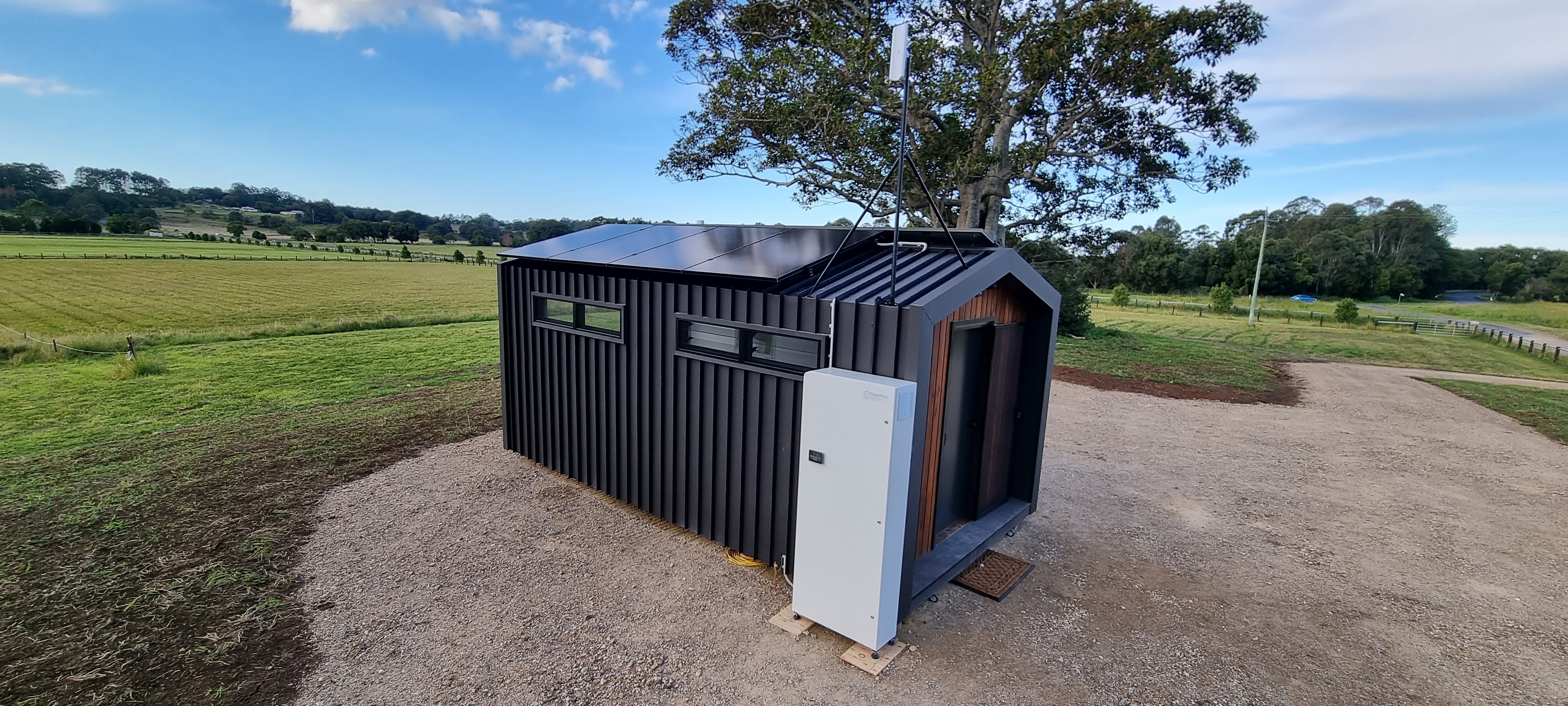 Premium Complete OffGrid Solar system "The Weekender" 6kva 8kWh The OffGrid Shop
